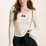 Kroche 2504 蕾丝拼接v领针织打底衫 米白