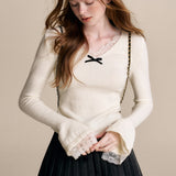 Kroche 2504 蕾丝拼接v领针织打底衫 米白