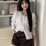 DIANA VEVINA 羊驼毛钻领珍珠扣针织衫 白