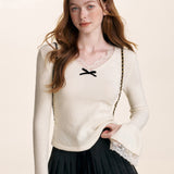 Kroche 2504 蕾丝拼接v领针织打底衫 米白