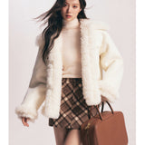 Kroche SS2312 加厚皮毛一体拼接白色外套