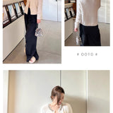 DIANA VEVINA 羊驼毛钻领珍珠扣针织衫 白
