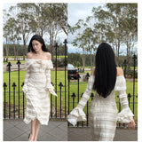 DIANA VEVINA 一字肩荷叶边大翻领蕾丝连衣裙