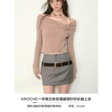 Kroche SS2309 一字肩立体玫瑰破洞针织长袖 咖