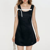 Kroche 2508 立体蝴蝶撞色缎面A摆连衣裙 黑