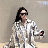 13DE MARZO | SS2309 Bear Stripe Fleece Coat Grey