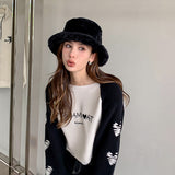 MacyMccoy 撞色拼接爱心毛衣 黑