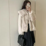 KOREAN COLLECTION 2511 牛角扣翻领毛毛外套