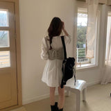 KOREAN COLLECTION 2505 圆领系扣长袖连衣裙