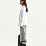 MATIN KIM 2603 ASYMMETRIC LOGO TOP IN WHITE