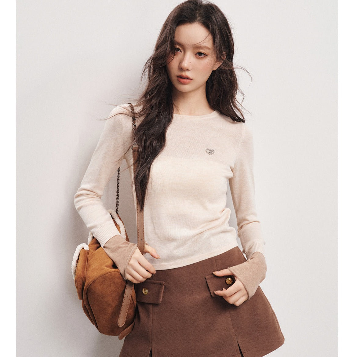 K Roche Kroche SS2312 袖口拼色圆领羊毛针织衫 杏 – Lines Up