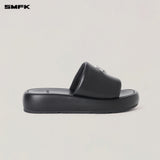 SMFK 2605 十字雕像皮质一体拖鞋 荒野黑