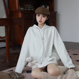 13DE MARZO | SS2402 Bear Malposition Logo Hoodie White